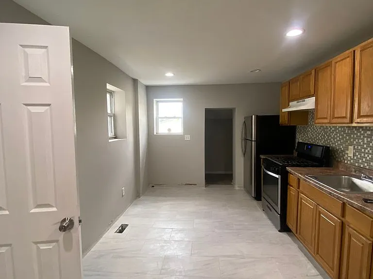 6969 Rodney St — Photo 4