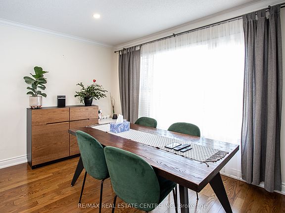 4th image of 4386 Curia Cres