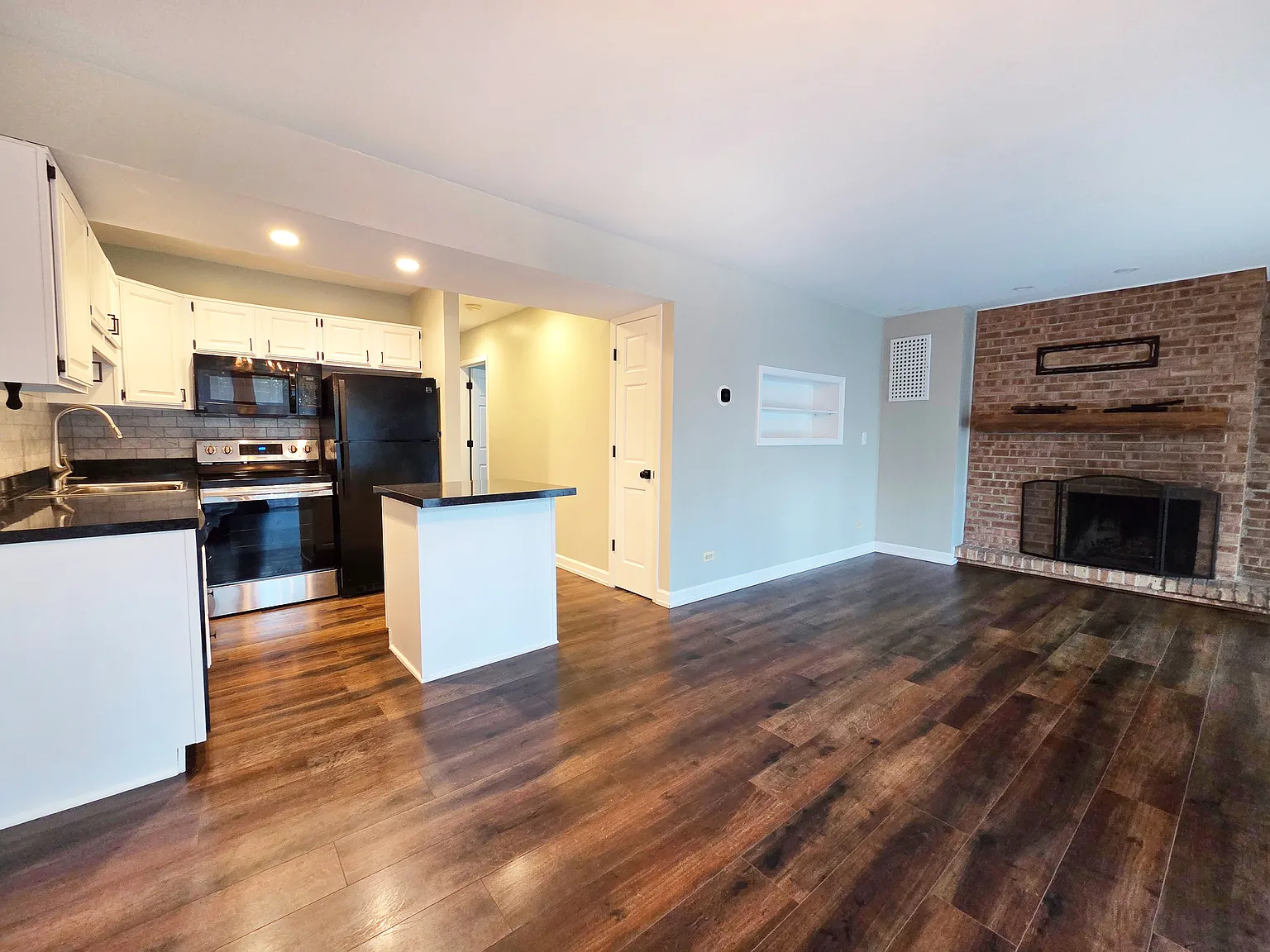 1 bed, 670 sqft, $1,650 — Photo 3