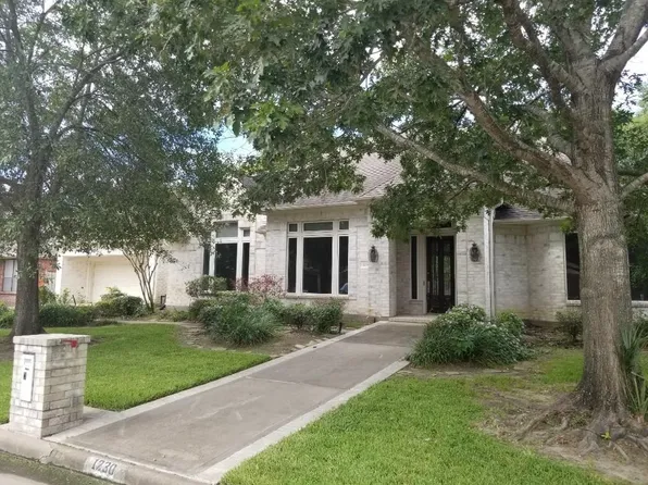 1230 Trace Dr, Houston, TX 77077