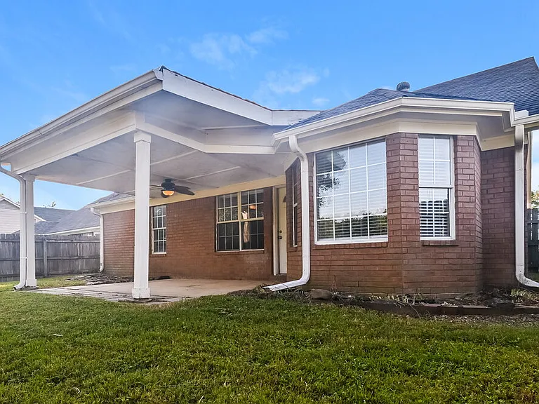 7605 Caitlynn Cir W — Photo 16