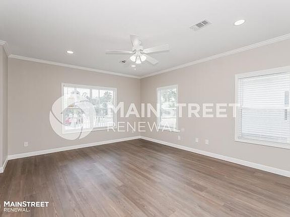 5th image of 1221 22nd Ave S