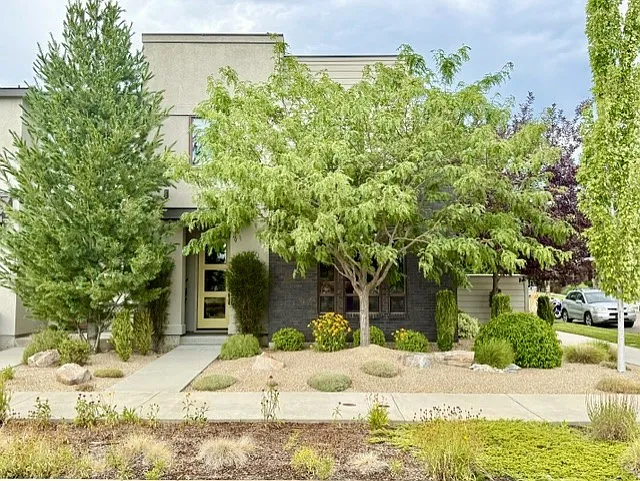 3660 E Parkcenter Blvd — Photo 2