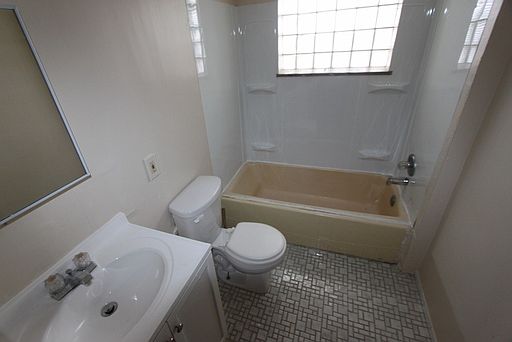 3rd image of 2226 Milligan Ave