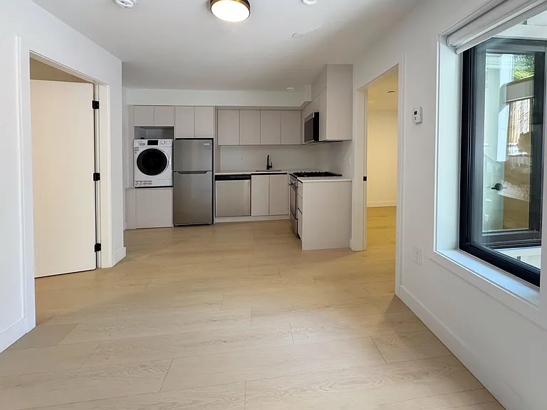 6575 Lime St #BASEMENT — Photo 2