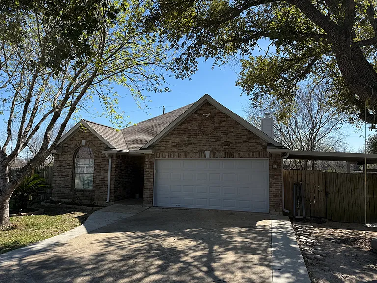 218 Texas Ave — Photo 15