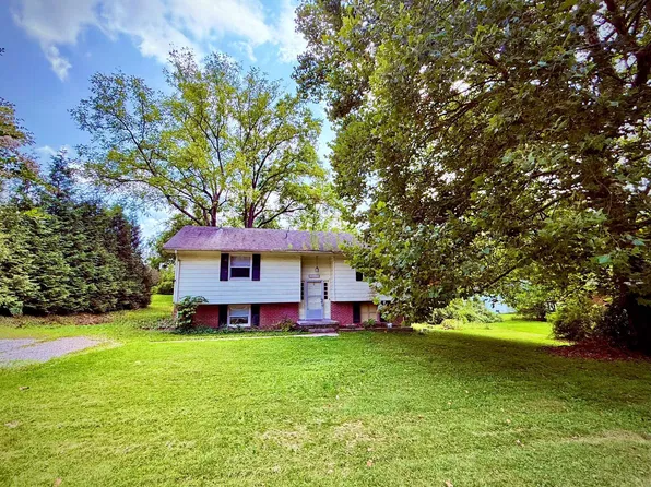 607 Kelsey Ln, Blacksburg, VA 24060