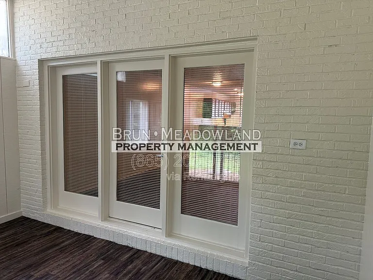 10409 Victoria Dr #D — Photo 18