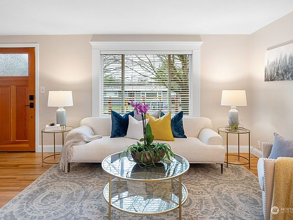 4th image of 8448 Seward Park Avenue S