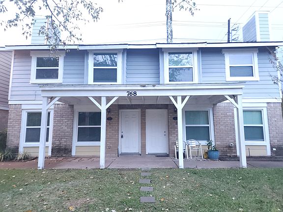 3rd image of 1-768 Memorial Mews St #1