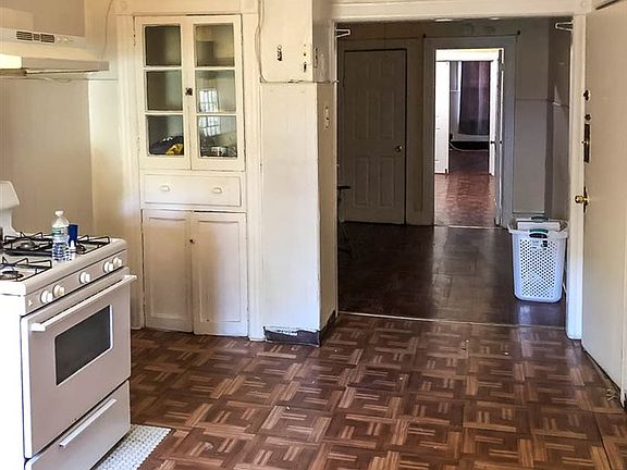 4th image of 45 Saint Pauls Ave