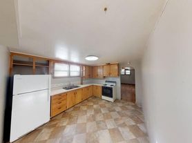 1126 N 14th St, Bismarck, ND