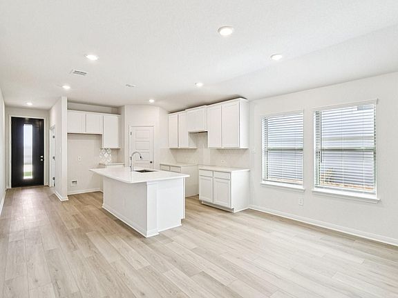 3rd image of 16249 Parish Pointe Ct