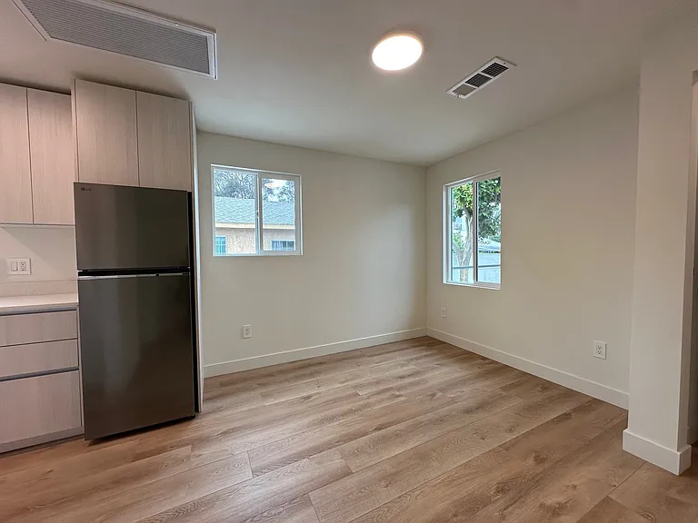 2539 S Cloverdale Ave #1 — Photo 6