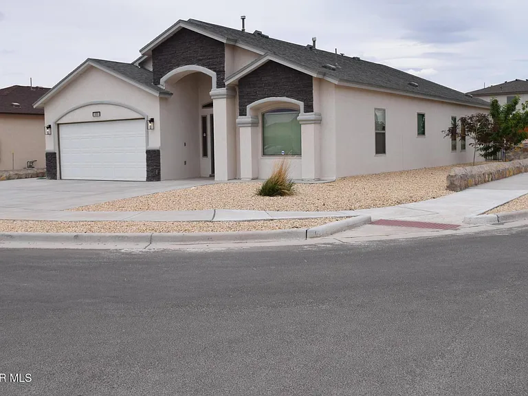 355 Sol Ct — Photo 4