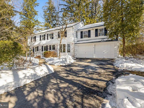 2nd image of 139 Laurel Rd