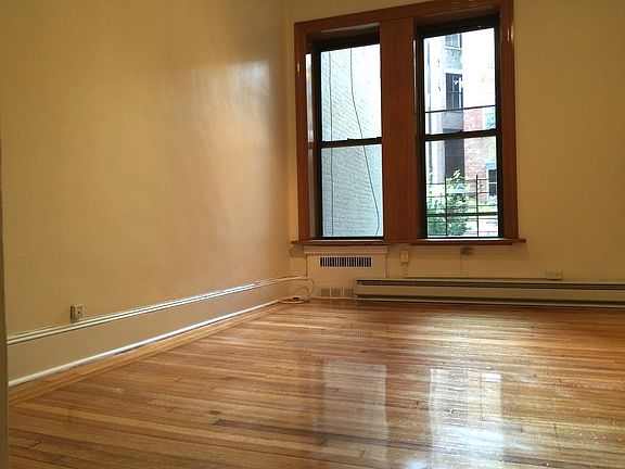 4th image of 26 W 95th St APT 1