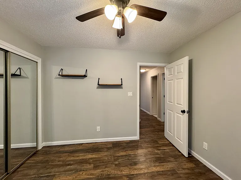 310 Paoli Trce — Photo 12
