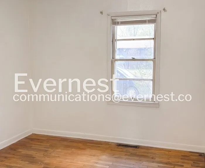 231 N Roosevelt Ave — Photo 12