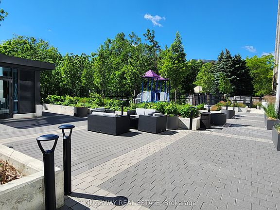 5th image of 202 Burnhamthorpe Rd E #1207W