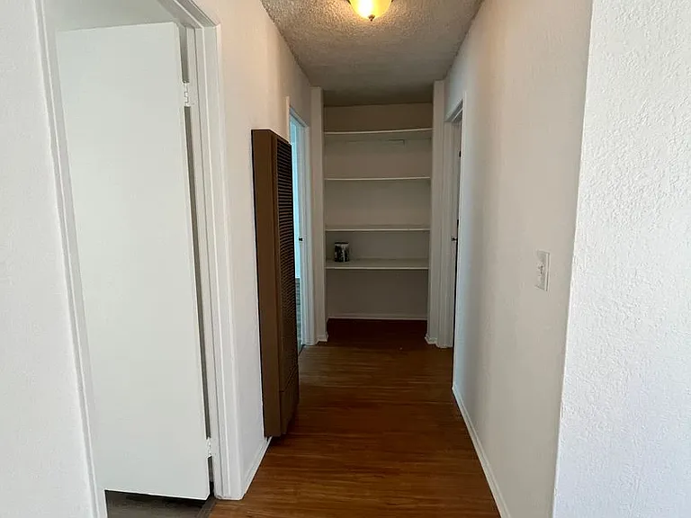 1016 Benito Ave — Photo 7
