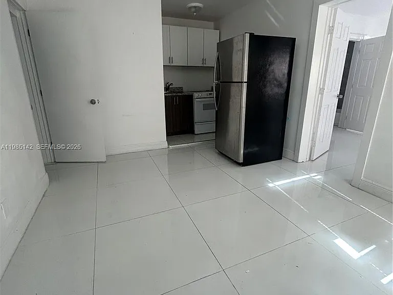551 NW 41st St #4 — Photo 5