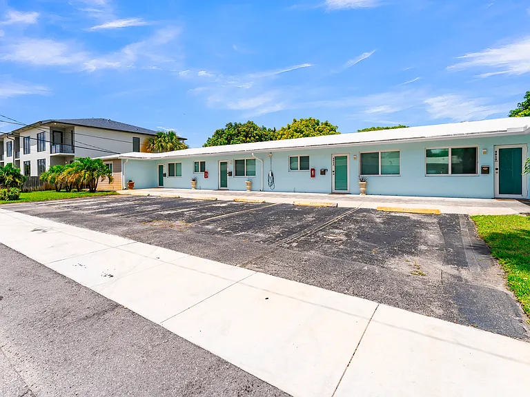 4010 NW 5th Ave #4010 — Photo 11