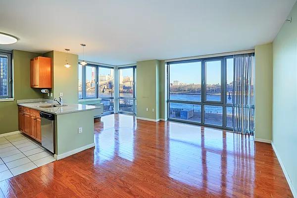 Rented by Voro, LLC | media 22