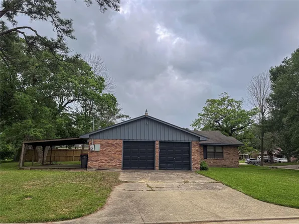 1307 Dwinnell St, Baytown, TX 77520