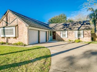 9302 Maplecrest Dr, Houston, TX 77099