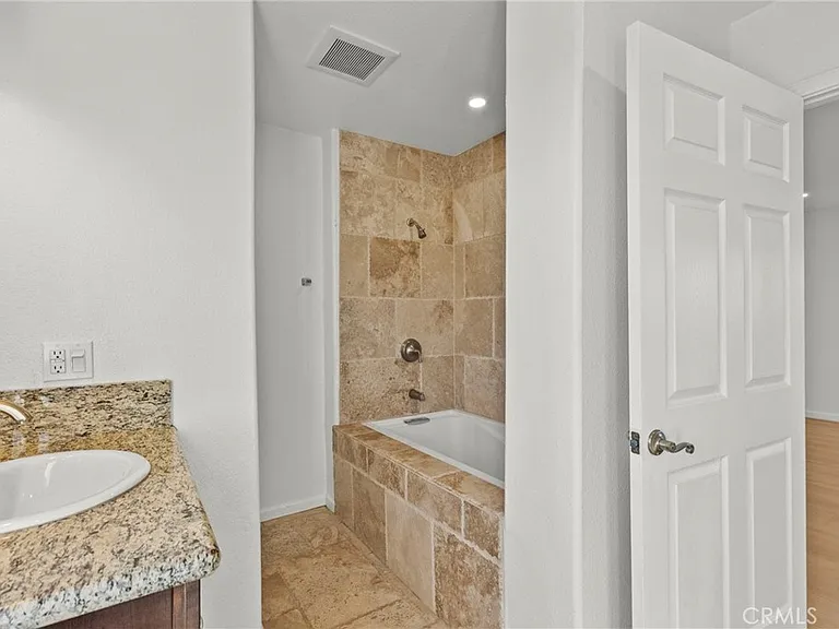 1138 Lakeview Dr — Photo 41