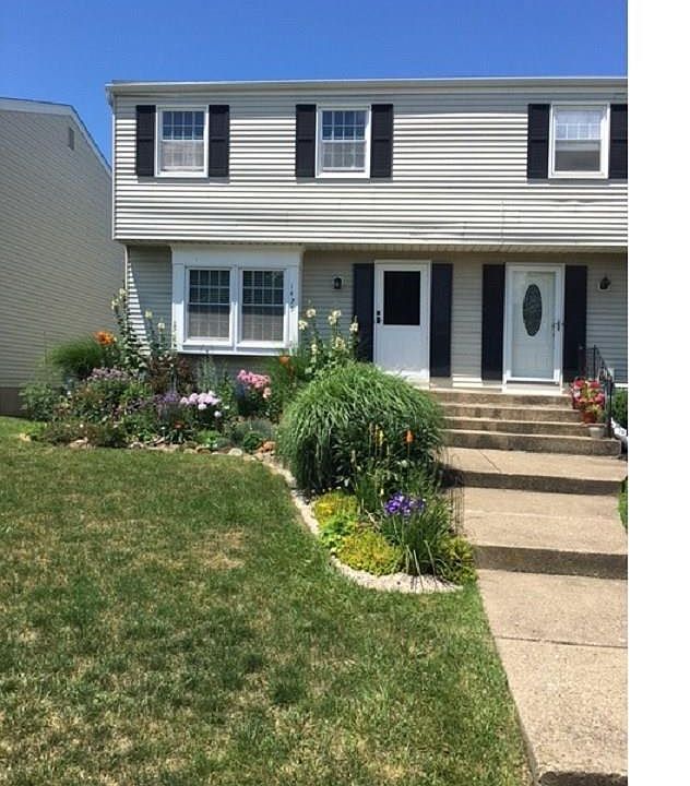 1st image of 1425 Independence Dr