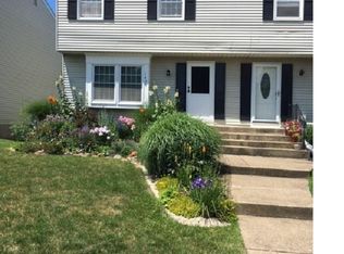 1425 Independence Dr, Derby, NY 14047