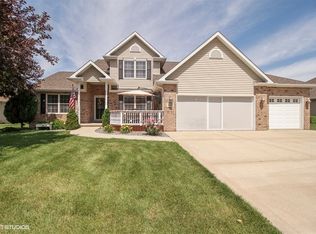 649 S Poplar St, Manteno, IL 60950