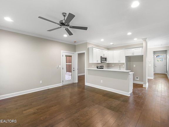 5th image of 2055 Gisele Way