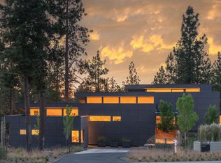 61865 Hosmer Lake Dr, Bend, OR 97702