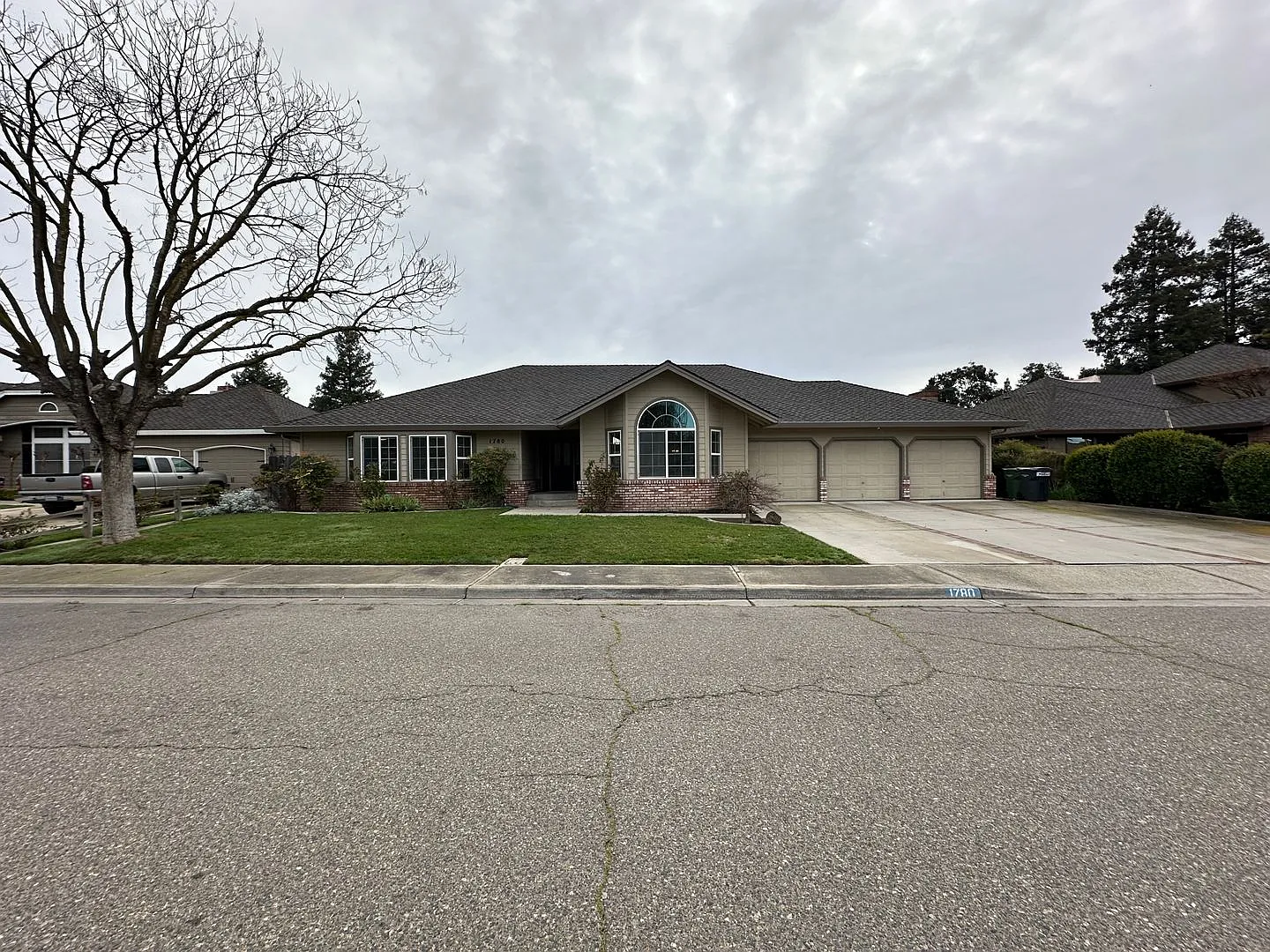 Turlock/Pool/3- Car garage — Photo 1