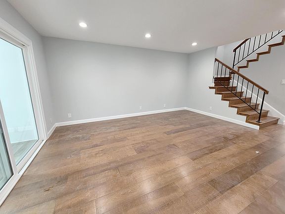 5th image of 2316 Dubois St