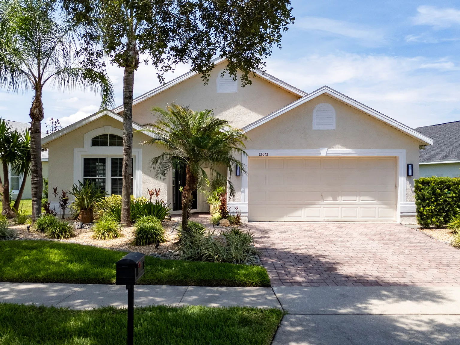 3 bed, 2088 sqft, $3,000 — Photo 2