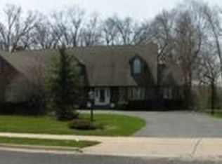 9825 N Townsend Dr, Peoria, IL 61615