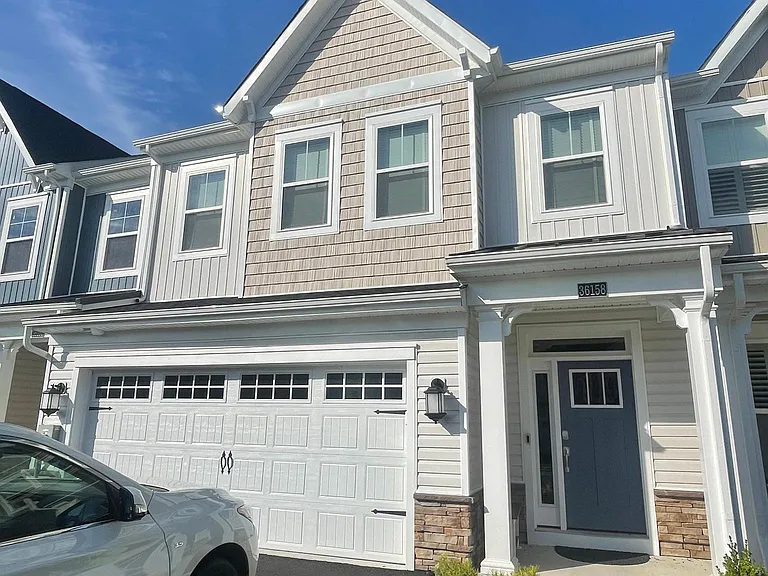 36158 Sparrow Ct — Photo 1
