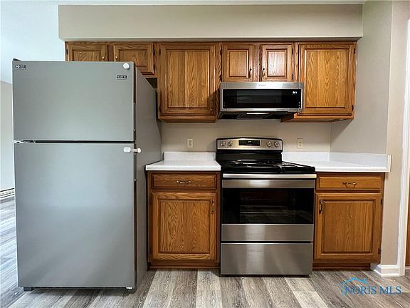 4th image of 29 Westwood Ct