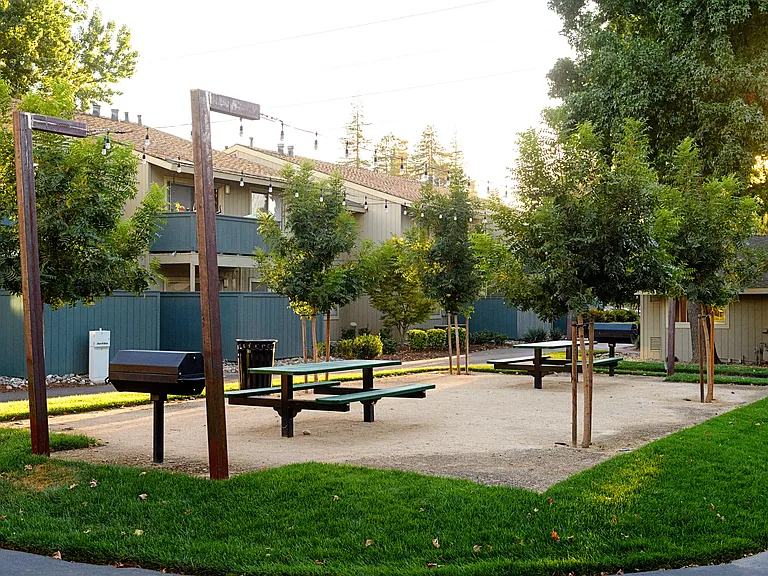 American River Commons — Photo 13