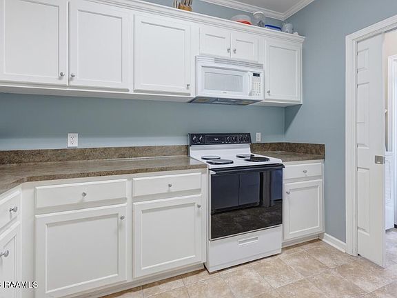 4th image of 111 Judice Meadows Ln