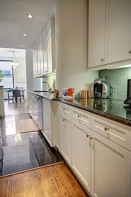 Sold by REGII | media 6