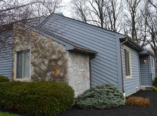 1042 Crisfield Dr, Cincinnati, OH