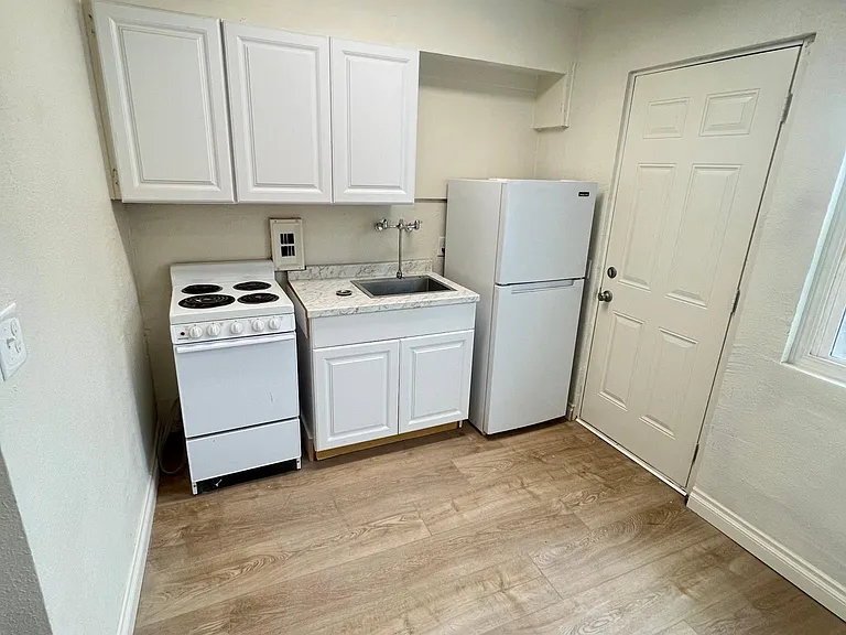 1075 W State St #8 — Photo 6