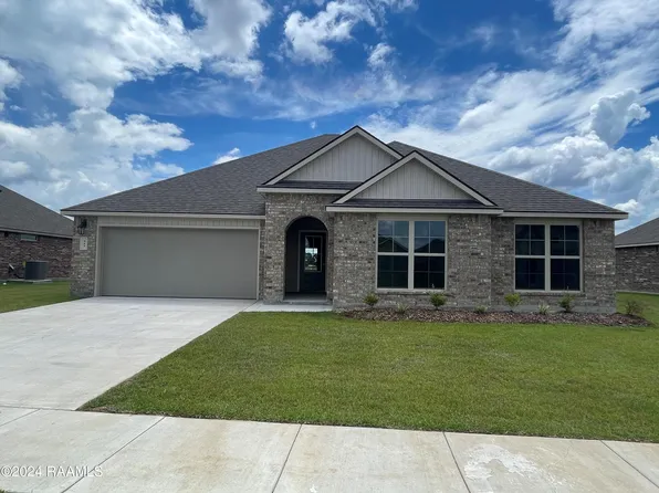 405 Dulworth Ct, Breaux Bridge, LA 70517