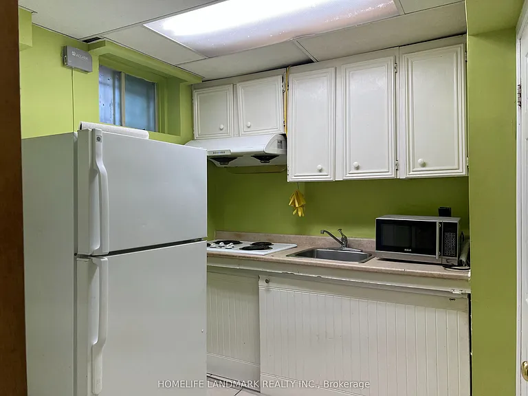 8 Lesskim Ct #BASEMENT — Photo 8