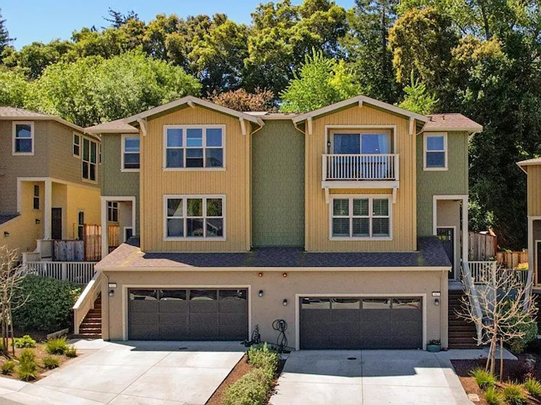 912 Lundy Ln — Photo 1